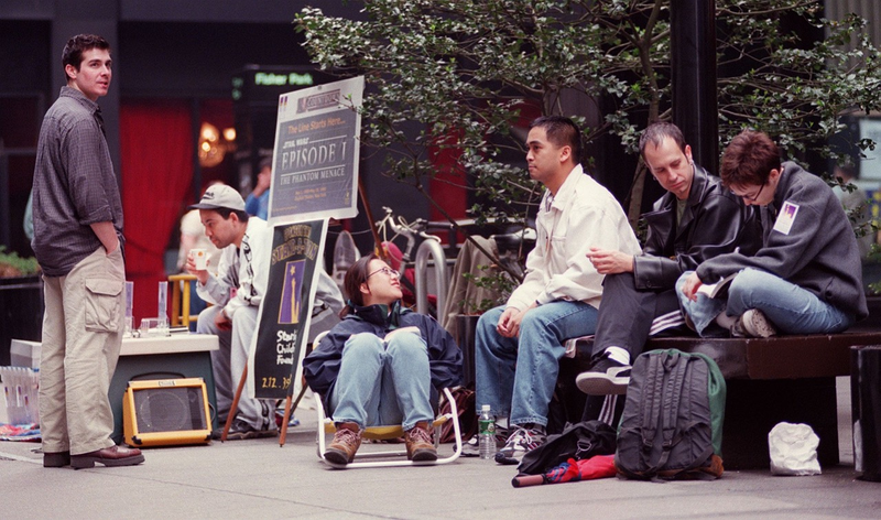 Illustration for article titled A Brief Visual History of People Waiting in Line for Star Wars
